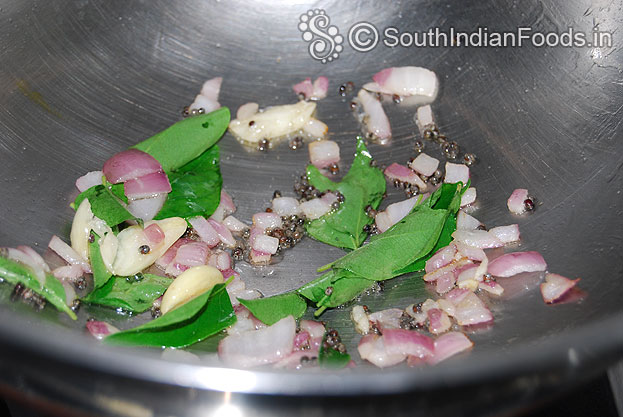 Heat oil in a pan, add mustard seeds, let it splutter then add onion garlic, green chilli, curry leaves saute