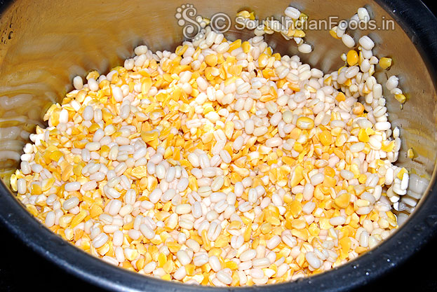 Soaked dried corn kernals, rice & urad dal