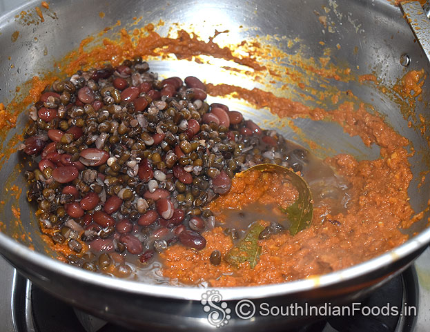 Add boiled rajma & black gram