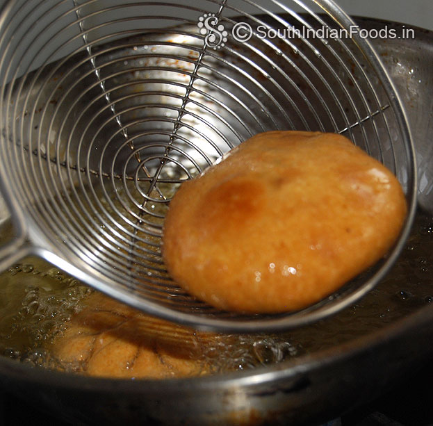 Potato paneer kachori is ready, remove from oil & drain on absorbent paper