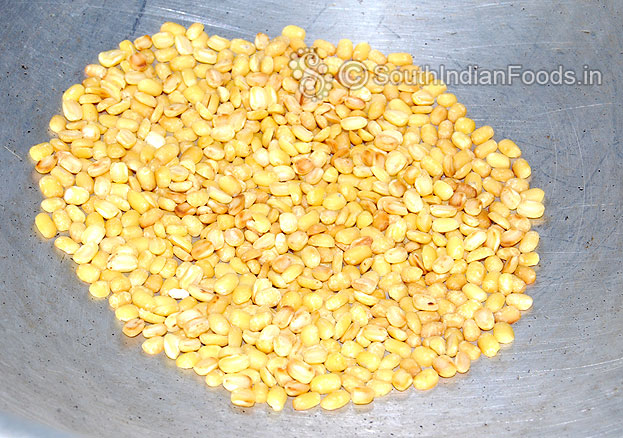 Dry roasted Moong dal