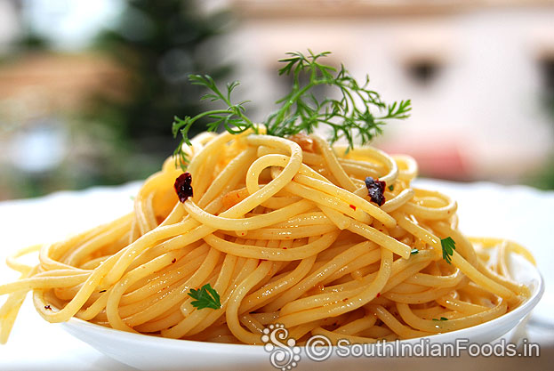Italian spaghetti aglio olio