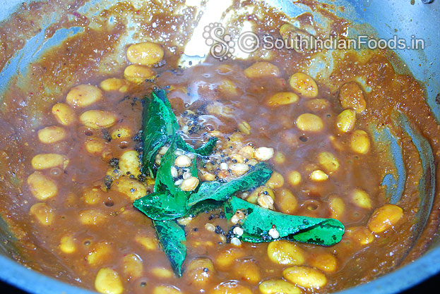 Groundnut tamarind curry