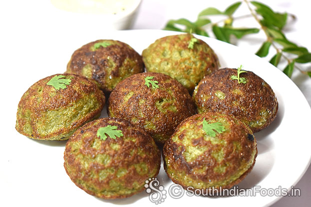 Green moong kuzhi paniyaram / pachai payaru paniyaram is ready, serve hot with coconut chutney.