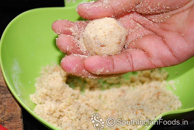 Make laddus from the mixture