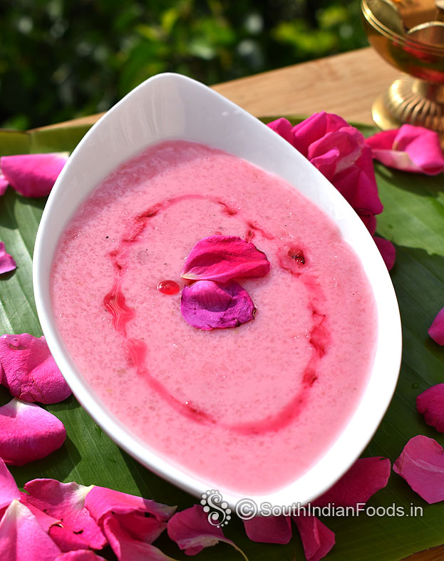 Rice rose pudding with fragrant organic pink rose