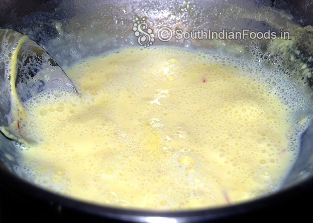 Heat pan with milk & let it boil. When boiling add saffron