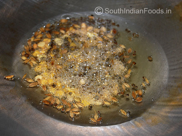 Seasoning with mustard, urad-dal & bengal gram