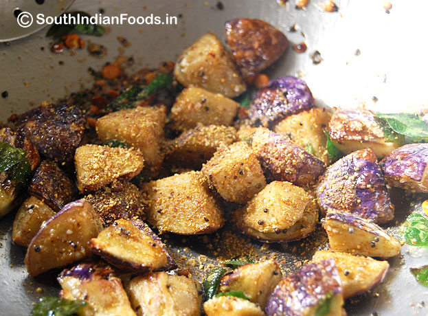 Adding fenugreek powder