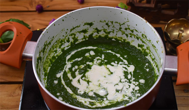 aloo palak step 10