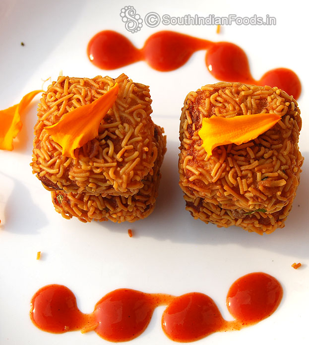 Serve hot with tomato or chilli sauce