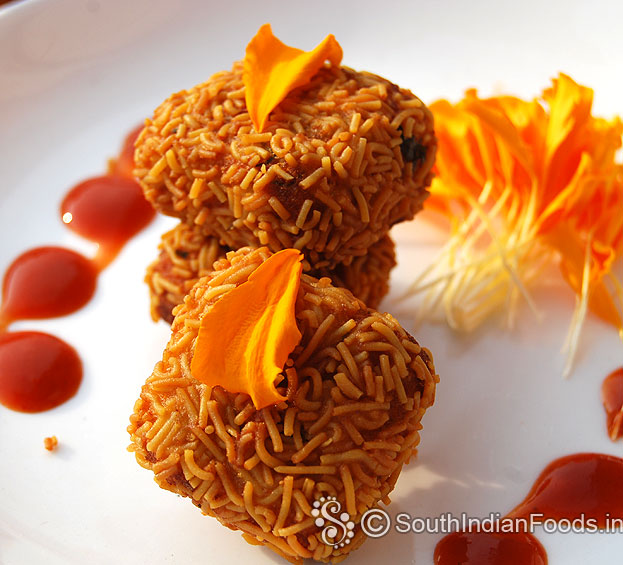 Potato nuggets rolled with sev