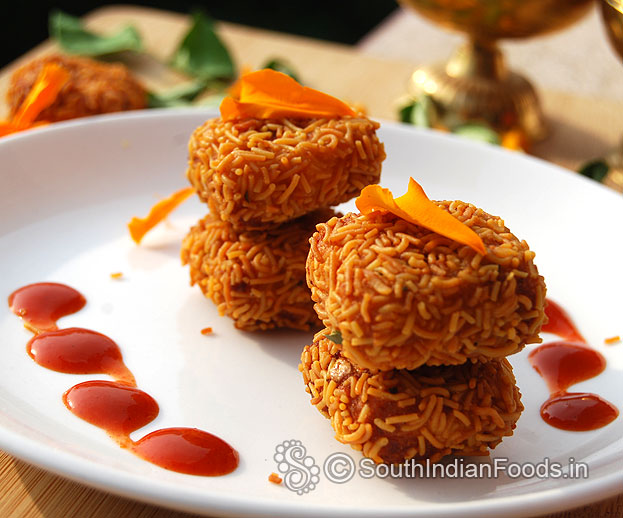 Crispy nuggets with sev coating