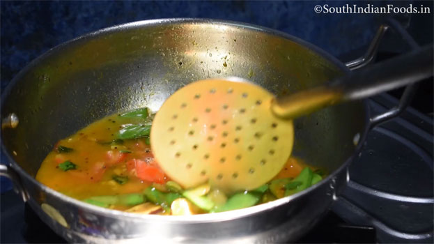 Avarakkai arachu vitta kuzhambu step 8