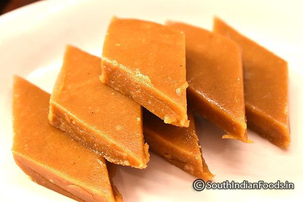 Almond katli