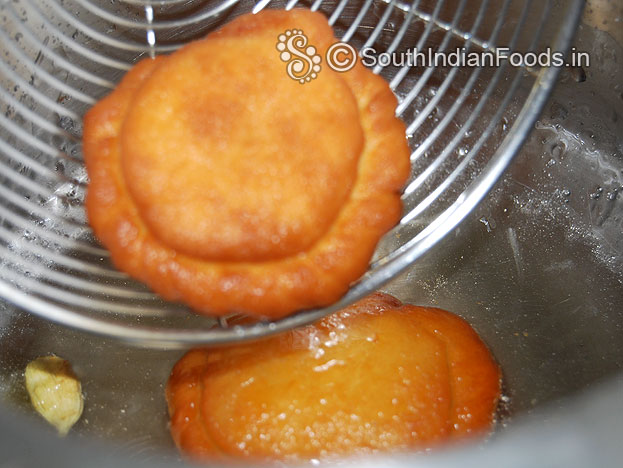 Immediatly place it in to the sugar syrup leave it for 3 min then take it out