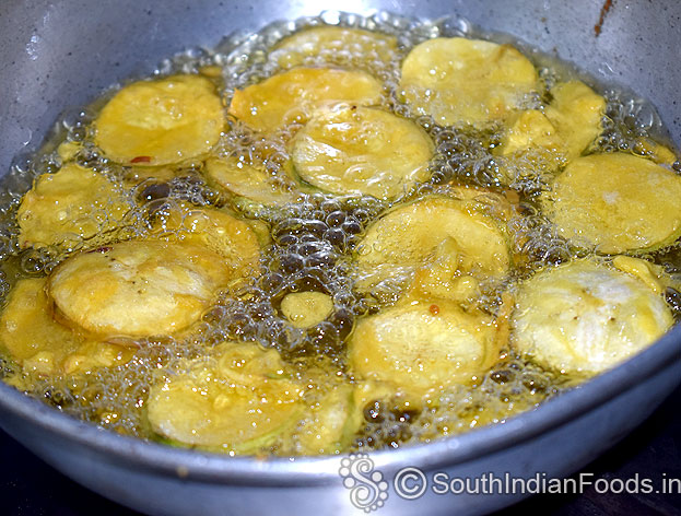 Fry circle shape raw banana