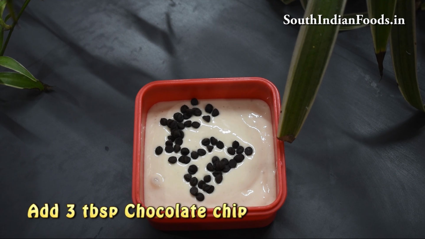 Banana chocolate chip ice crea