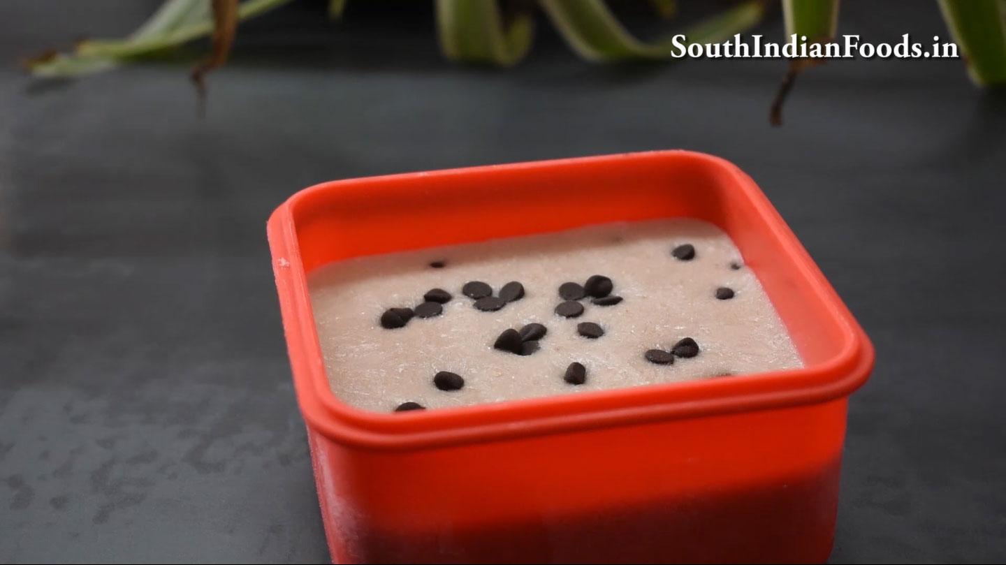 Banana chocolate chip ice crea