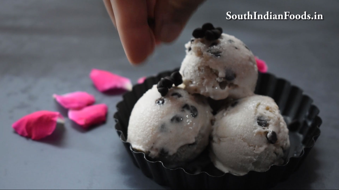 Banana chocolate chip ice crea