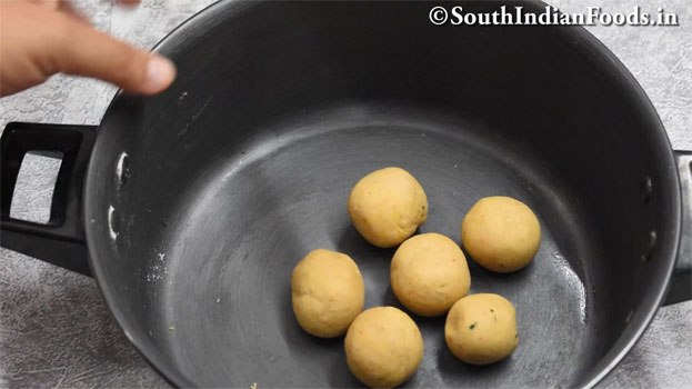 Bedmi poori & aloo 26