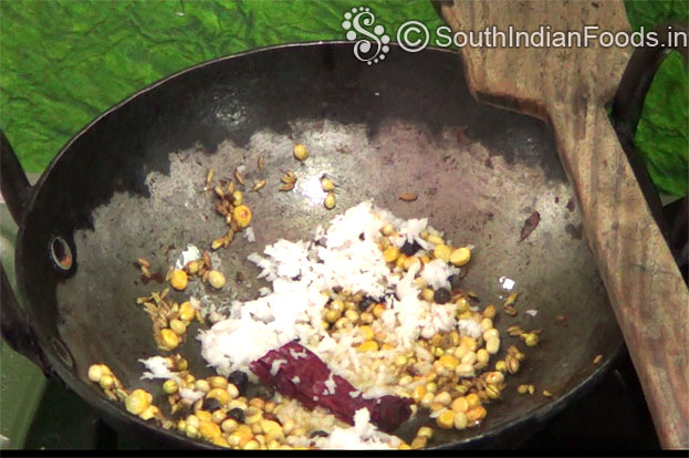 Roast bengal gram, urad dal, coriander, cumin, dry red chilli, peppercorns, coconut, finely grind with 1/2 cup water