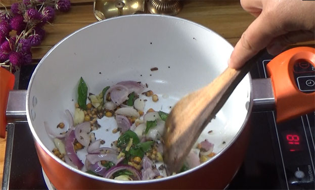 Onion, garlic, ginger, green chilli saute till soft