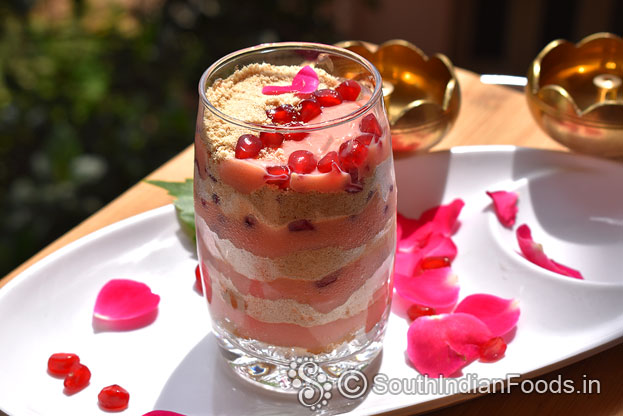 Biscuit custard parfait