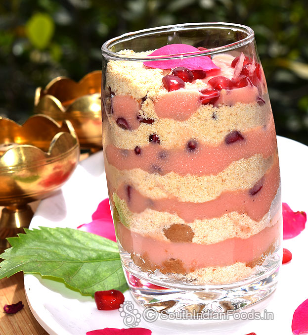 Biscuit custard pudding in a glass