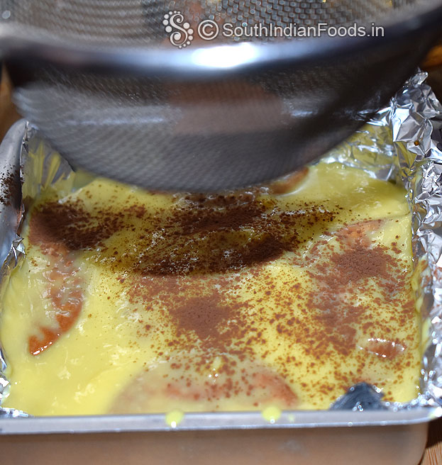 Sprinkle cococa powder