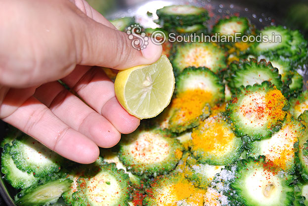 Drizzle lemon juice mix well