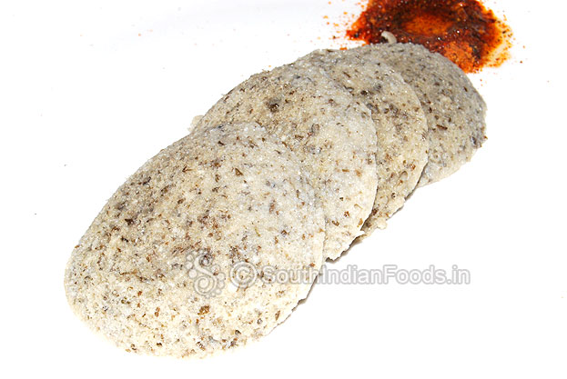 Black gram idli with idli podi