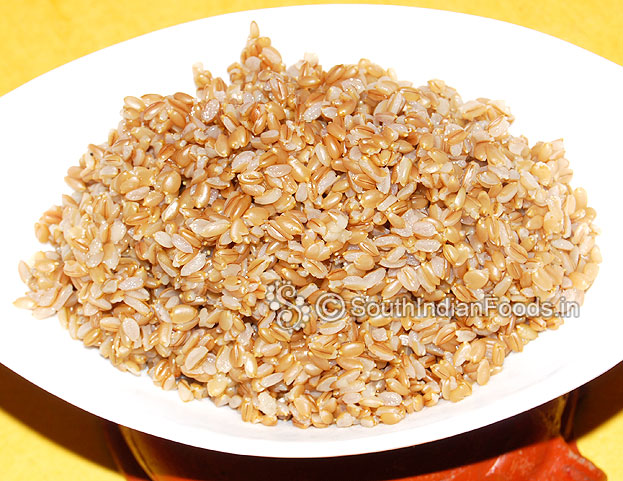 Boiled bamboo rice