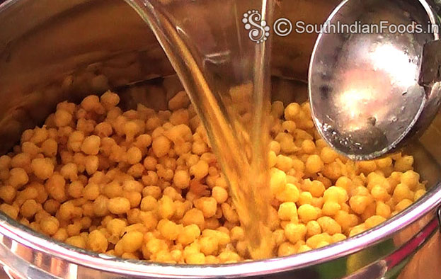 Add sugar syrup mix well, leave it for 5 min