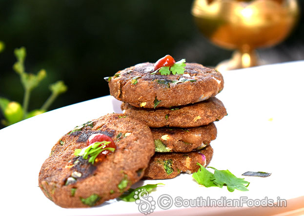instant bread vada ready, serve hot with chilli or tomato sauce