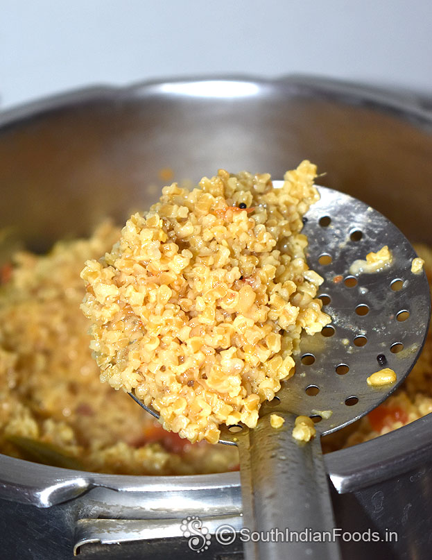 Perfect broken wheat upma ready