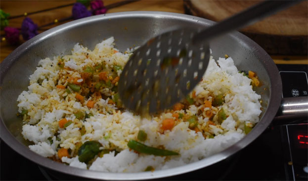 Capsicum carrot rice step 12