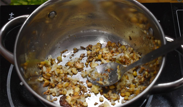 Capsicum carrot rice step 3