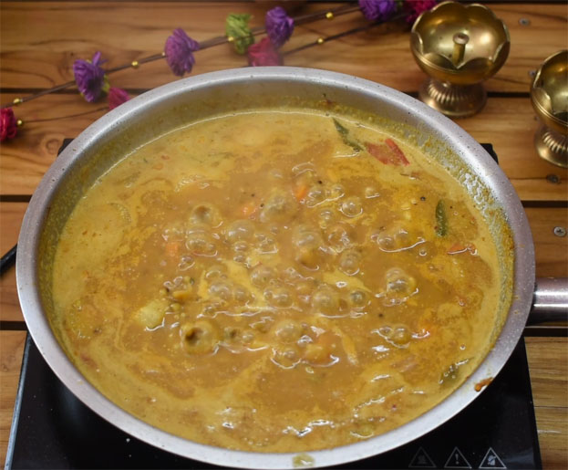 Carrot mullangi sambar step 15