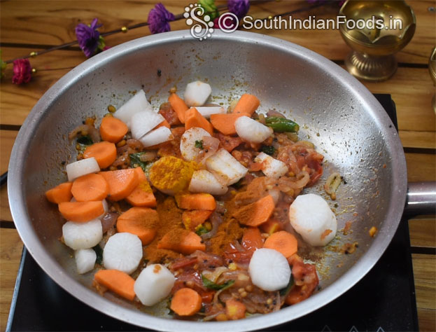 Carrot mullangi sambar step 5