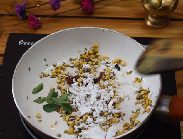 Carrot mullangi sambar step 9