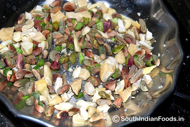 Cashew nuts and pistachio