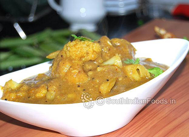 Simple cauliflower kurma for boiled rice