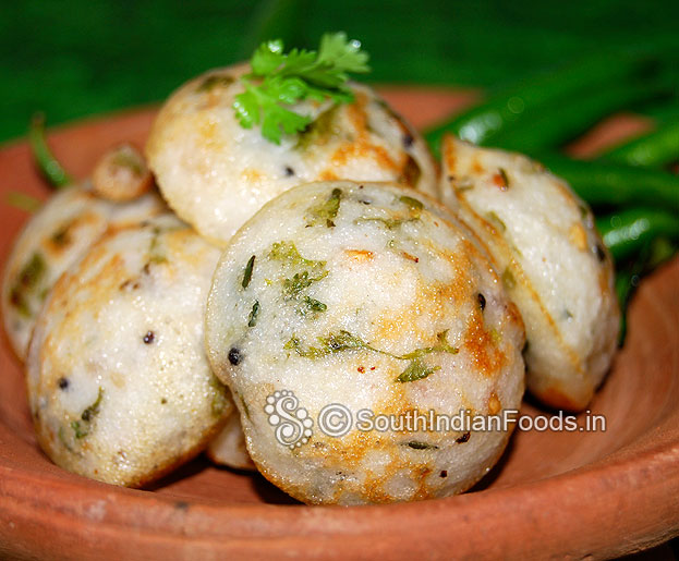 Kara paniyaram with onion & coconut seasoning