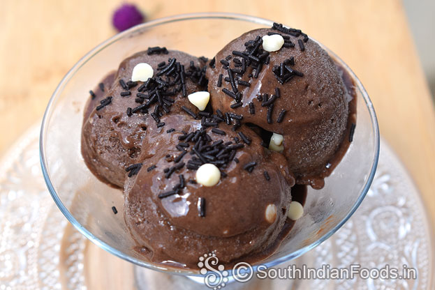 Chocolate banana nice cream