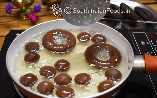 Chocolate wheat doughnuts step 17