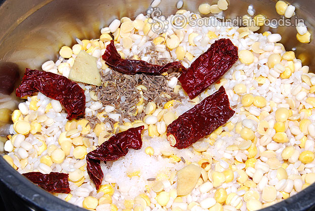 Grinding ingredients for coconut adai