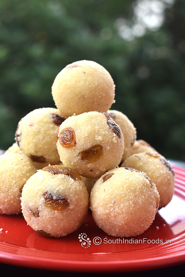 Soft thengai rava ladoo