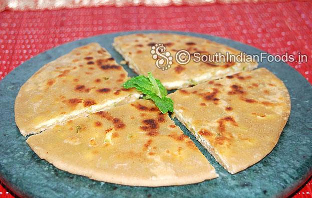 Cottage cheese capsicum stuffed indian flatbread