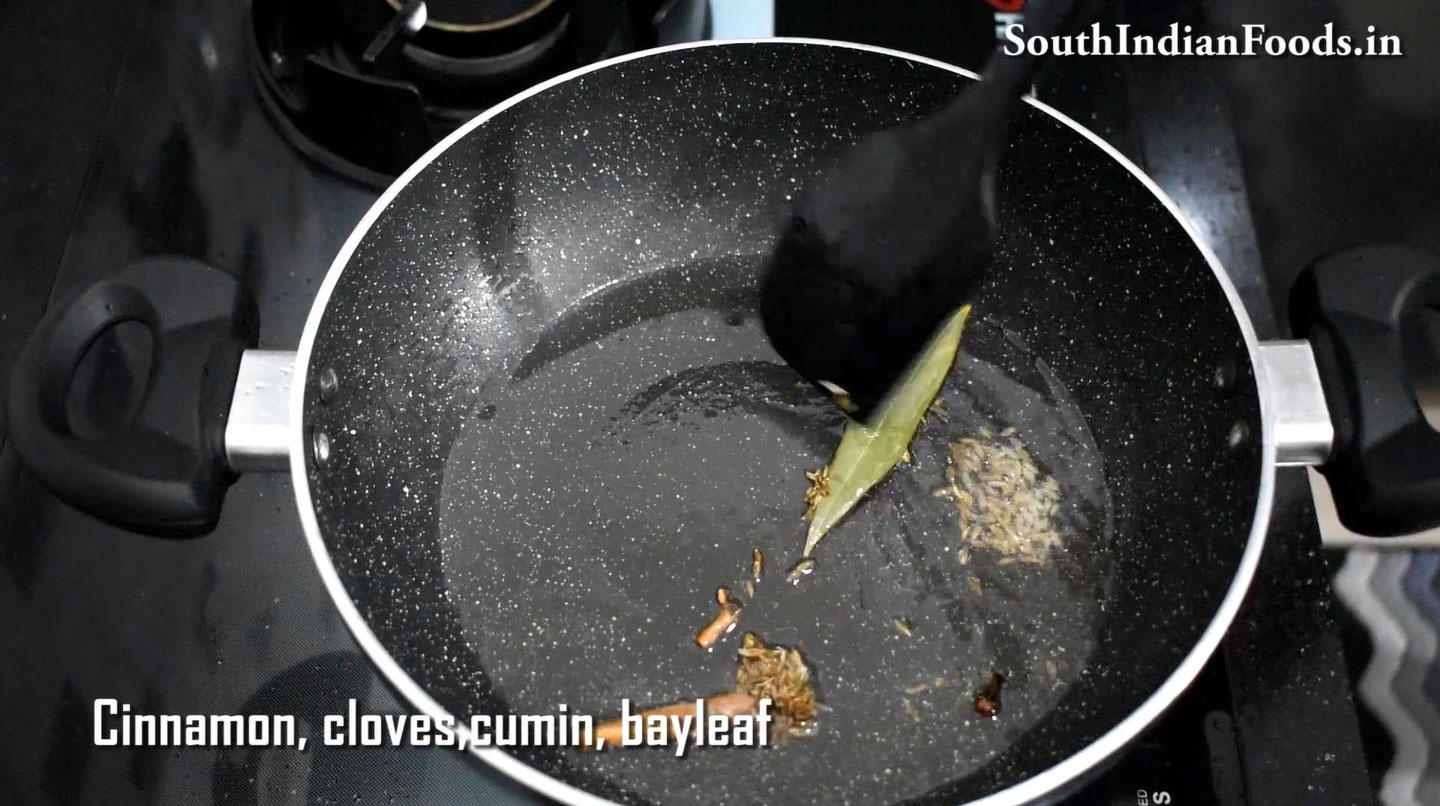 Dahi bhindhi gravy